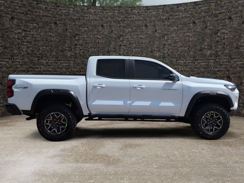 Used 2024 Chevrolet Colorado ZR2 w/ Technology Package AWD/4WD image 3