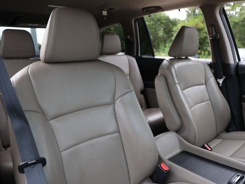 Used 2016 Honda Pilot Touring image 18