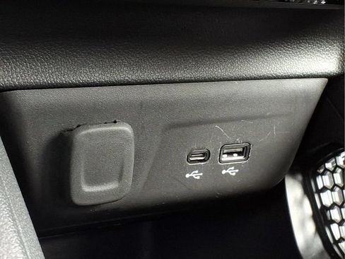 Used 2025 Chevrolet TrailBlazer LT AWD/4WD image 16