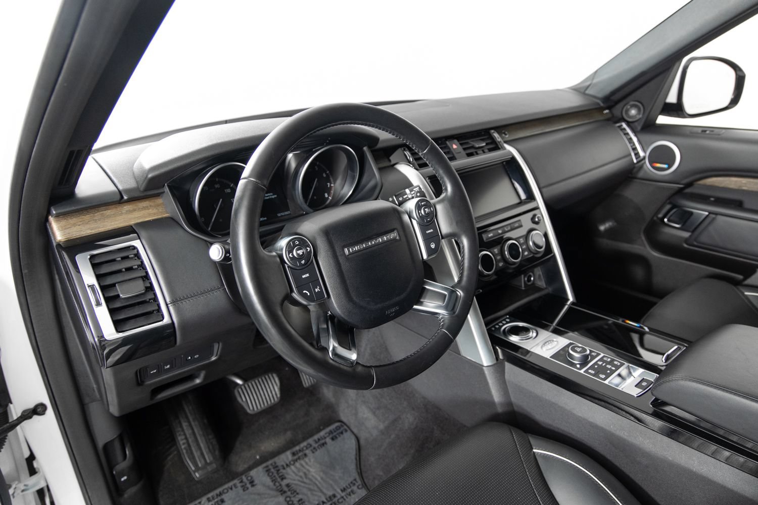 Used 2017 Land Rover Discovery HSE Luxury AWD/4WD image 13