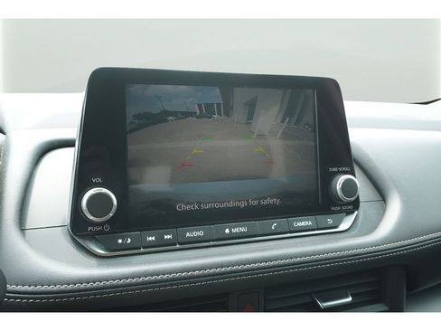Used 2024 Nissan Rogue SV FWD image 18
