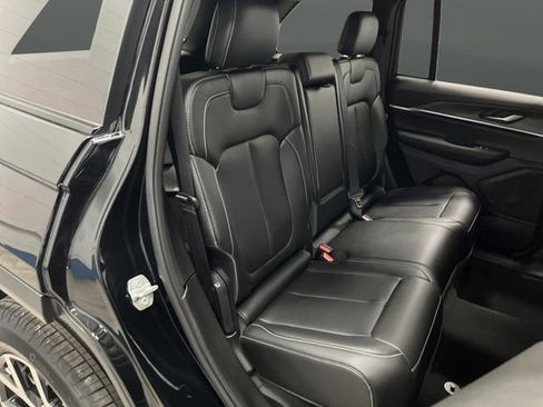 Used 2024 Jeep Grand Cherokee Limited image 32