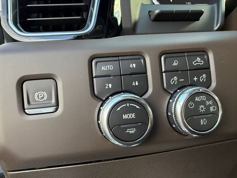 New 2026 GMC Sierra 2500 Denali w/ Denali Reserve Package image 32