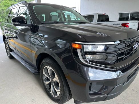 Used 2027 Ford Expedition Active AWD/4WD image 5
