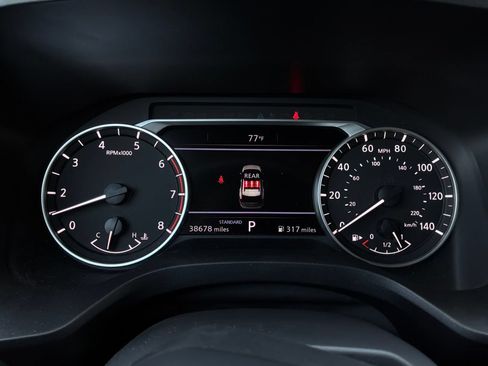 Used 2025 Nissan Rogue SV FWD image 39