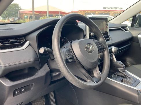 Used 2025 Toyota RAV4 LE FWD image 9