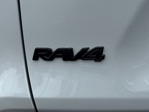 Certified 2025 Toyota RAV4 XLE Premium AWD/4WD image 9
