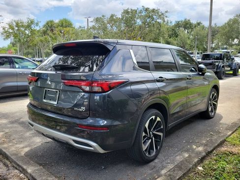 Used 2024 Mitsubishi Outlander 4WD Plug-In Hybrid image 4