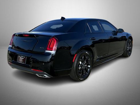 Used 2022 Chrysler 300 Touring L w/ Comfort Group AWD/4WD image 5