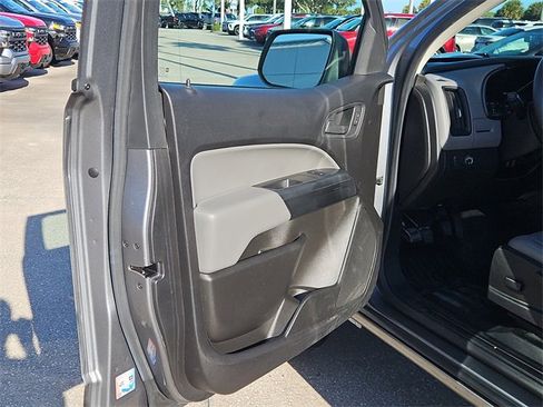 Used 2019 Chevrolet Colorado 2WD Extended Cab image 10