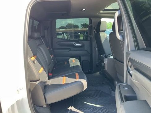 Used 2023 GMC Sierra 1500 AT4 w/ AT4 Premium Package AWD/4WD image 14