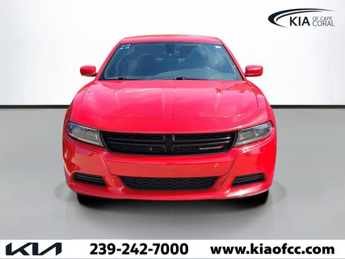 Used 2022 Dodge Charger SXT image 2