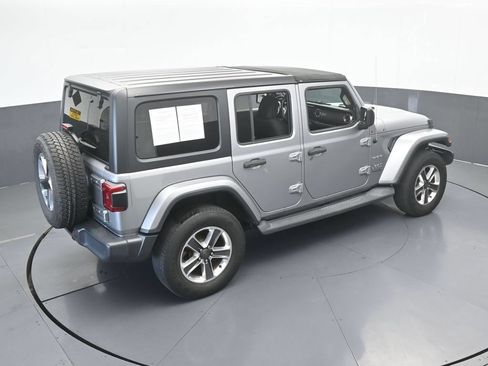 Used 2019 Jeep Wrangler Unlimited Sahara AWD/4WD image 53