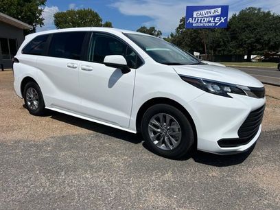 Used 2024 Toyota Sienna LE