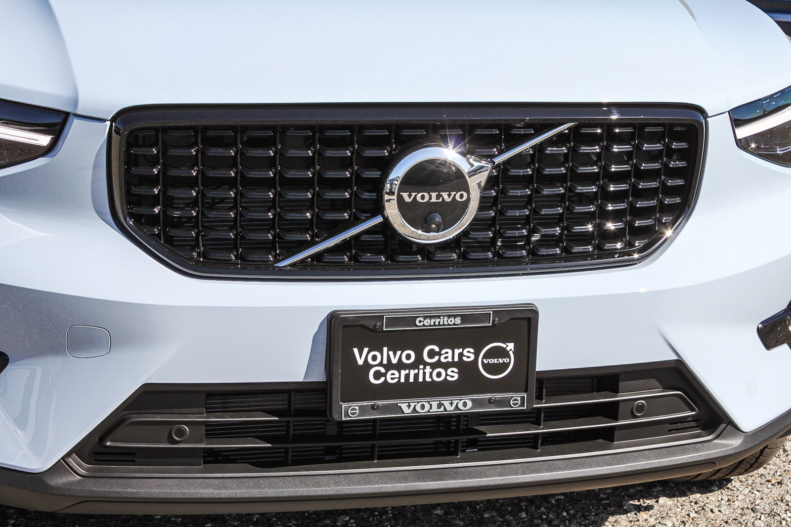 New 2026 Volvo XC40 B5 Plus w/ Protection Package Premier AWD/4WD image 5