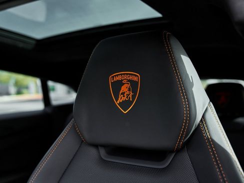 Used 2022 Lamborghini Urus image 46