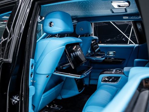 Used 2025 Rolls-Royce Phantom Sedan image 48