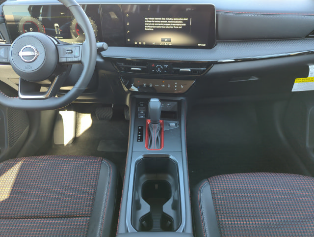Used 2026 Nissan Kicks SR w/ Cold Weather Package FWD image 17