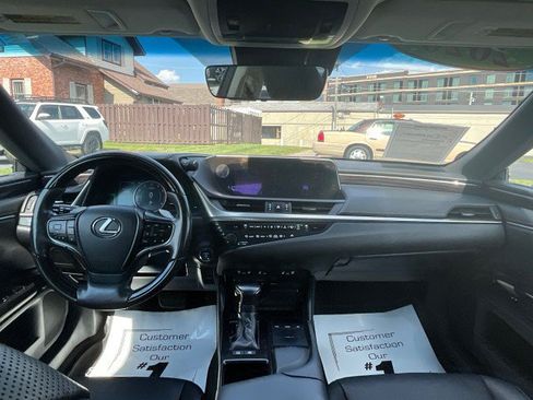 Used 2020 Lexus ES 300h w/ Premium Package FWD image 11