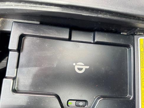 Used 2020 Toyota Highlander XLE image 23