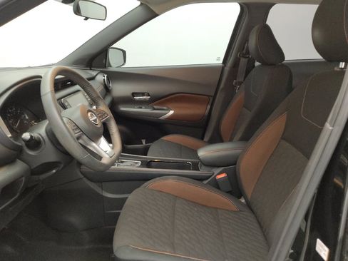 Used 2023 Nissan Kicks SR FWD image 17