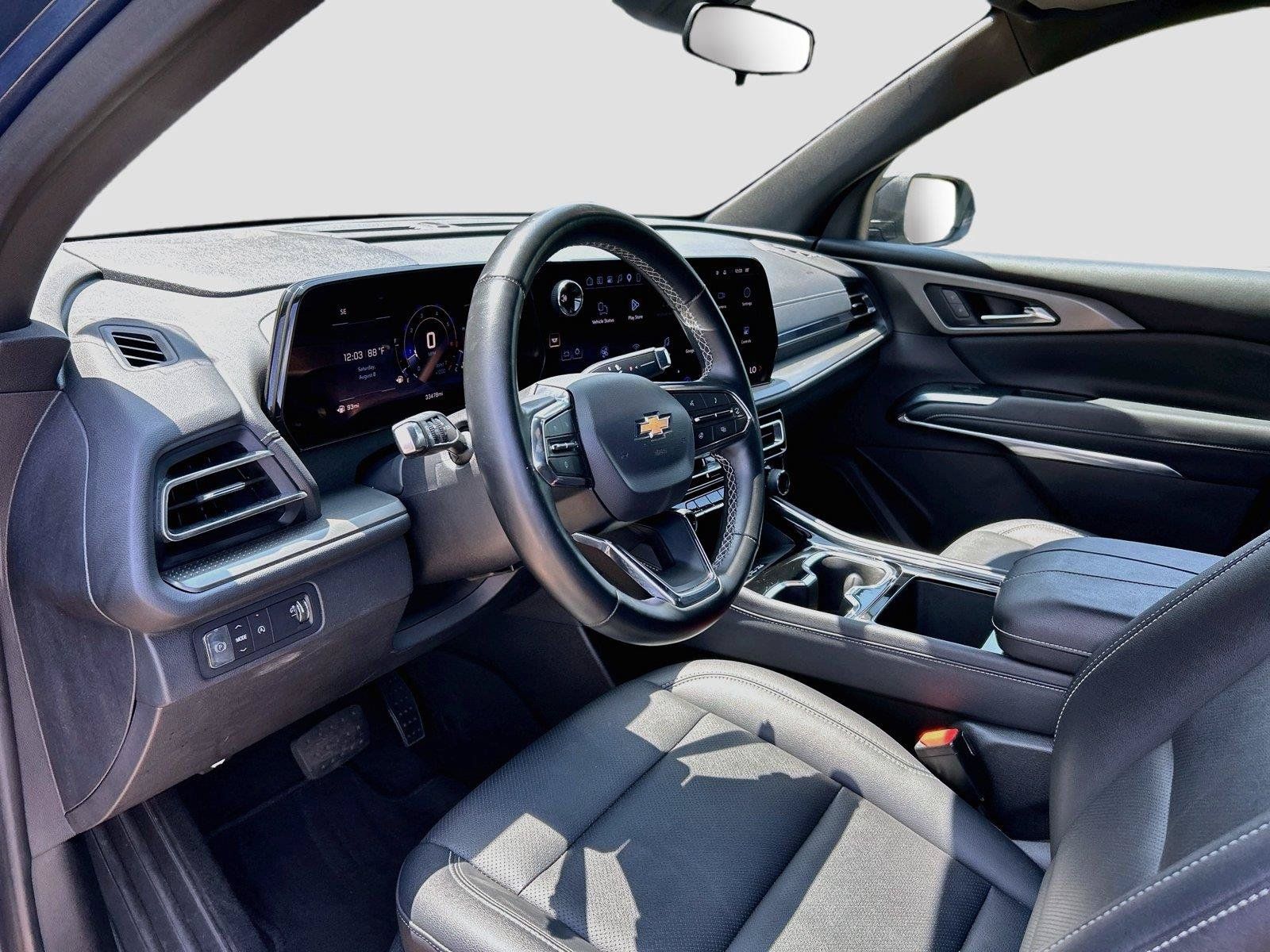 Used 2025 Chevrolet Traverse LT FWD image 27