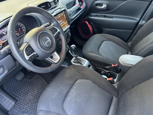 Used 2023 Jeep Renegade Trailhawk AWD/4WD image 9