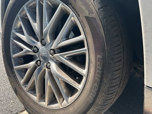 Used 2017 Jeep Grand Cherokee Summit image 5