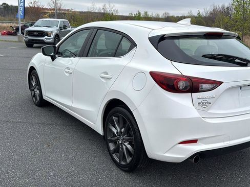 Used 2018 MAZDA MAZDA3 Grand Touring FWD image 9