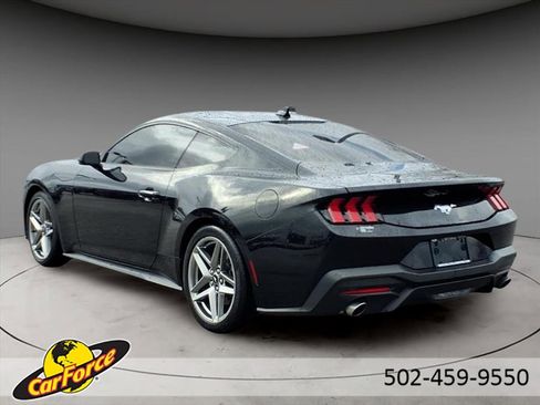 Used 2024 Ford Mustang EcoBoost image 3