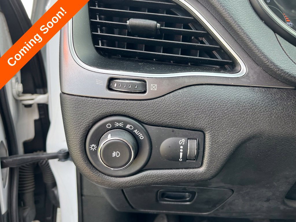 Used 2019 Jeep Cherokee Latitude w/ Popular Appearance Group AWD/4WD image 20