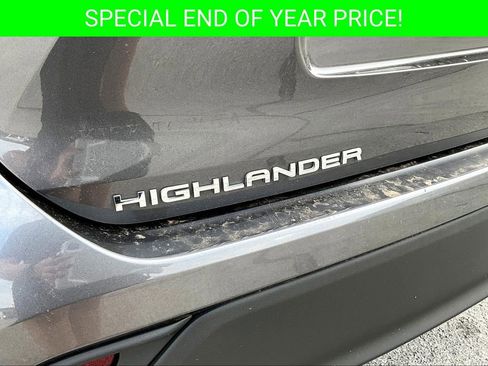Used 2021 Toyota Highlander LE image 23