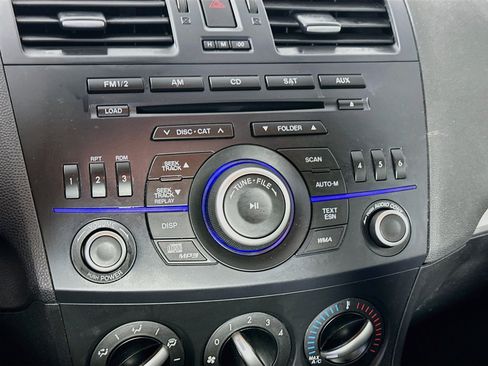 Used 2012 MAZDA MAZDA3 i Touring FWD image 19