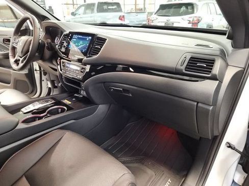 Used 2025 Honda Passport Black Edition image 34