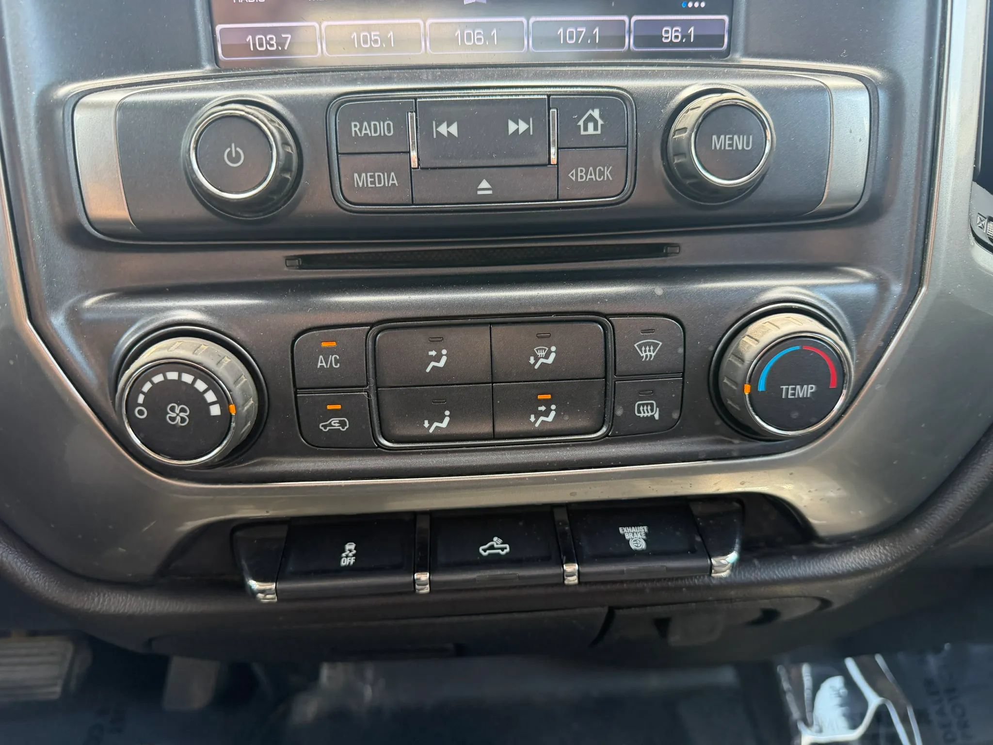 Used 2018 Chevrolet Silverado 2500 LT AWD/4WD image 28