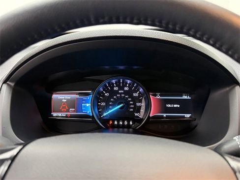 Used 2018 Ford Explorer XLT w/ Equipment Group 202A image 17