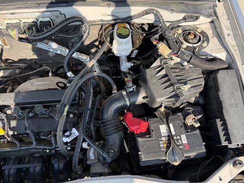 Used 2011 Ford Escape Limited image 11