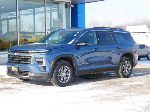 Certified 2025 Chevrolet Traverse LT image 6