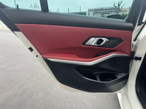 Used 2022 BMW 330i Sedan w/ M Sport Package image 18