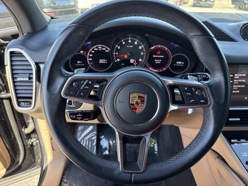 Used 2022 Porsche Cayenne AWD/4WD image 43
