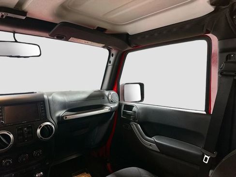 Used 2015 Jeep Wrangler Unlimited Sahara AWD/4WD image 21
