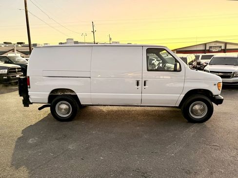 Used 2000 Ford E-350 and Econoline 350 Van image 6