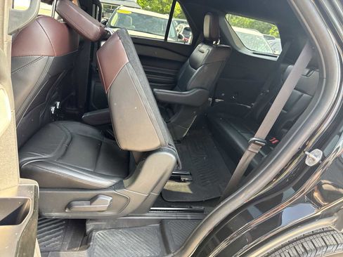 Used 2022 Ford Explorer Platinum w/ Equipment Group 601A image 70