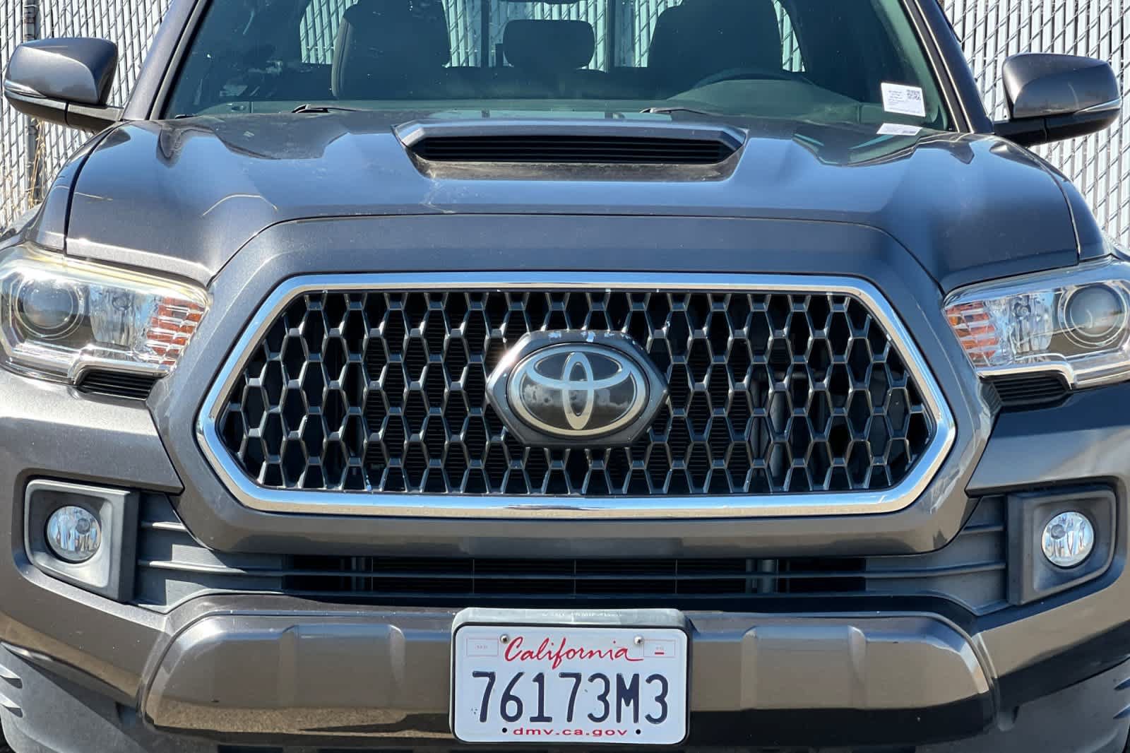 Used 2018 Toyota Tacoma TRD Sport w/ Technology Package AWD/4WD image 15