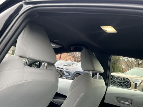 Used 2025 Toyota Corolla SE image 22