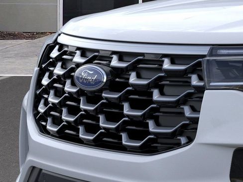 New 2026 Ford Explorer Platinum image 17
