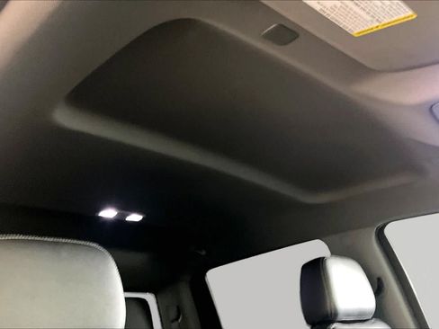 Used 2021 Chevrolet Silverado 1500 LT Trail Boss w/ Convenience Package II AWD/4WD image 13