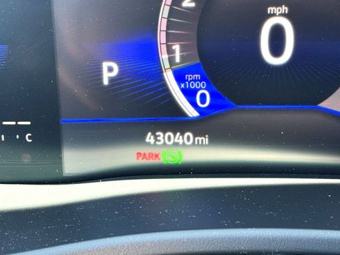 Used 2023 Volkswagen Atlas Cross Sport SE image 19