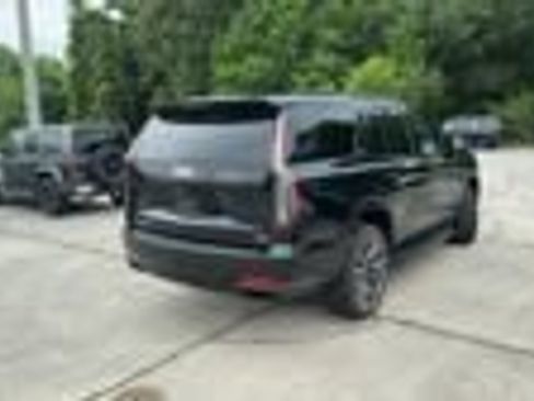Used 2024 Cadillac Escalade Sport AWD/4WD image 9