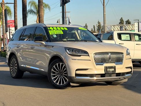 Used 2023 Lincoln Aviator Reserve image 2